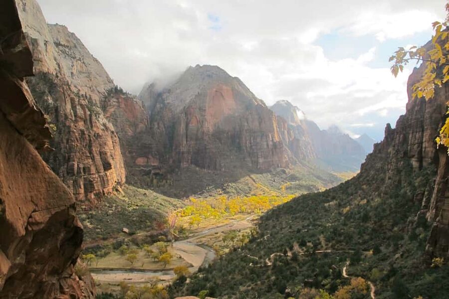 Vegas: Grand Canyon, Antelope Canyon, Horseshoe Bend, & Zion - Day 1 Zion first: towering cliffs, quick orientation, and a smooth start