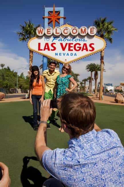 Vegas: Madame Tussauds, High Roller, & Hop-on Hop-off Tour - Madame Tussauds at The Venetian: celebrities you can pose with