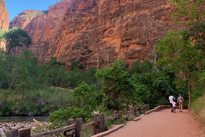 Zion National Park Small Group Tour from Las Vegas - Zion Canyon Scenic Drive Stops: What You Can Aim For With Limited Time